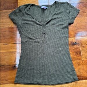 No Boundaries Green Fitted Ribbed T-Shirt